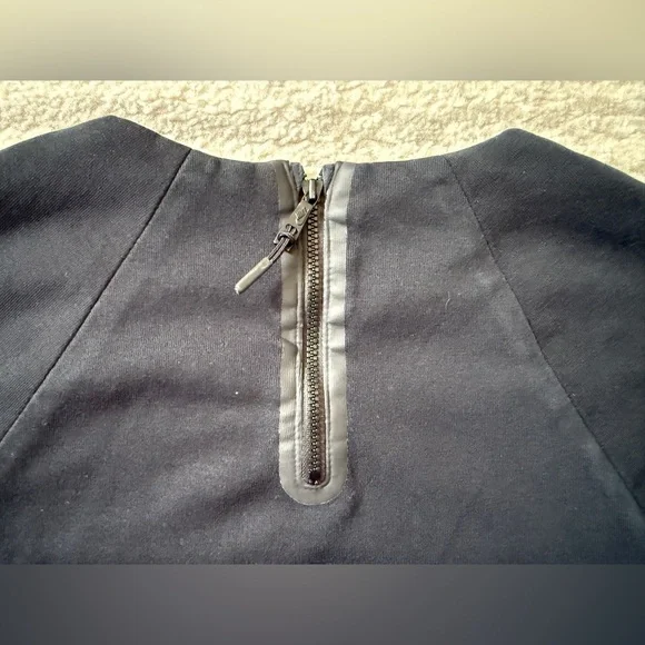 Nike Big Girls Fashion back zip shirt - Picture 5 of 6